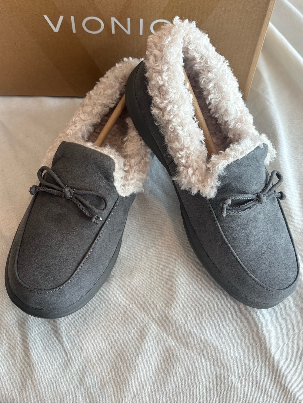 Vionic Cozy Minna Slippers Slate Grey Faux Fur Wide 6 New In Box